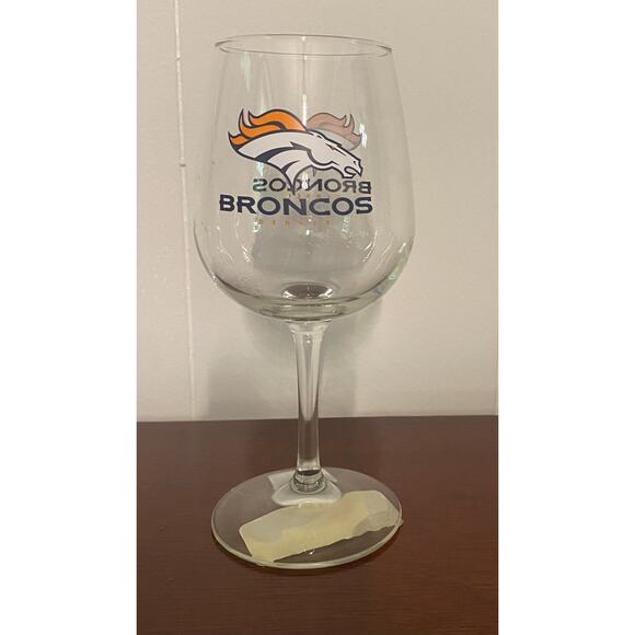 Denver Broncos,12oz Game Day Stemmed Wine Glass, Officially Licensed NFL Product - Picture 1 of 4